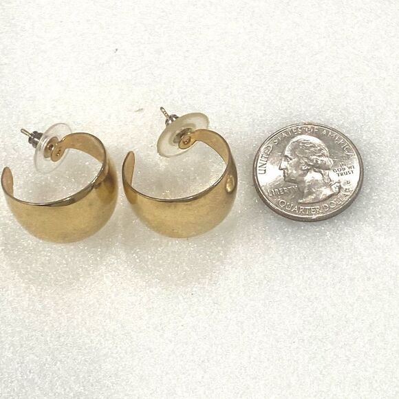 Vintage Wide Gold Tone Hoop Earrings for Pierced Ears Unbranded - Picture 3 of 6